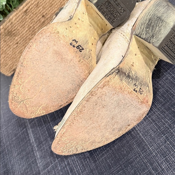 Corral White Floral Overlay Ankle Boot Size 9 - Picture 12 of 12